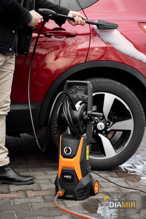 Myjka ciśnieniowa 1600W 135 bar + akcesoria NEO TOOLS 04-630
