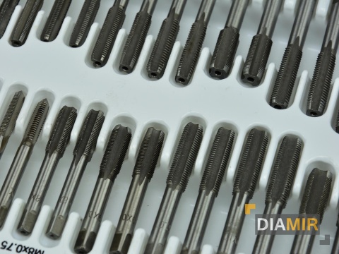 ZESTAW NARZYNEK I GWINTOWNIKÓW M2-M18 GWINTOWNIKI 110 EL KALIBROWNIKI