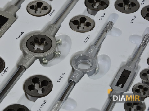 ZESTAW NARZYNEK I GWINTOWNIKÓW M2-M18 GWINTOWNIKI 110 EL KALIBROWNIKI