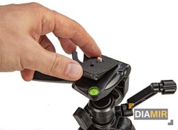 STATYW ALUMINIOWY 1.5 m DO LASERA KRZYŻOWEGO POZIOMICY 1/4