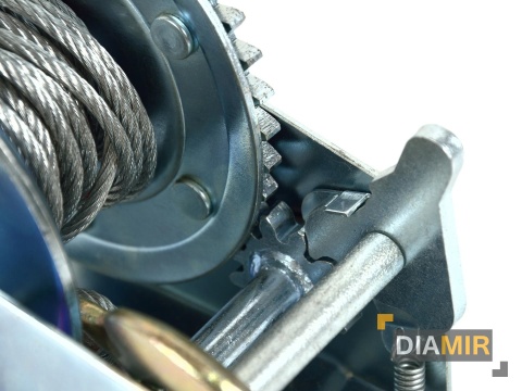 Wyciągarka korbowa linowa pozioma 450 kg 5m blokada hak