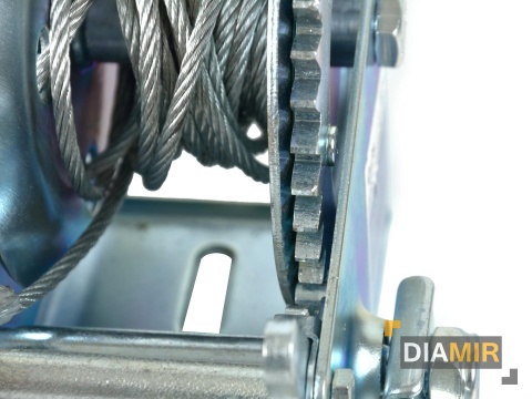 Wyciągarka korbowa linowa pozioma 450 kg 5m blokada hak